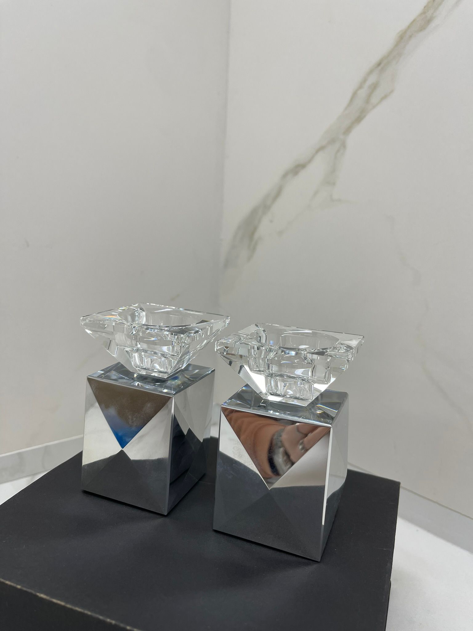 WhatsApp Image 2024-12-02 at 00.49.50 (1) זוג פמוטי קריסטל כסף 306 – תמונה 1