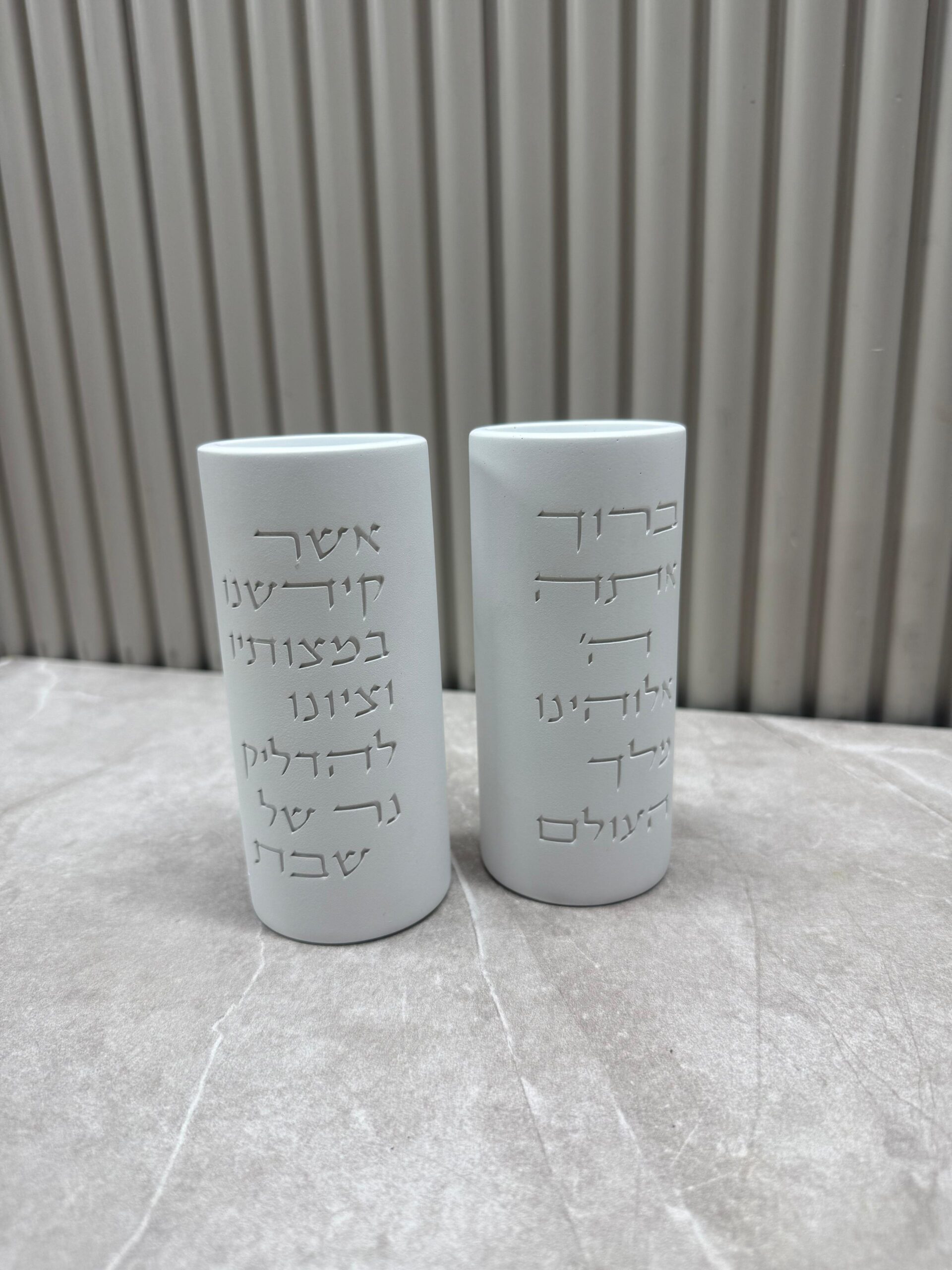 PHOTO-2025-08-12-16-48-38(1) זוג פמוטי בטון גבוהים דגם "ברכה" | לבן – תמונה 1