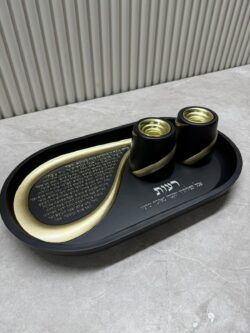 ⁦סט פוליריזן מגש להדלקת נרות וזוג פמוטים מהודרים | שחור זהב⁩ – תמונה ⁦2⁩